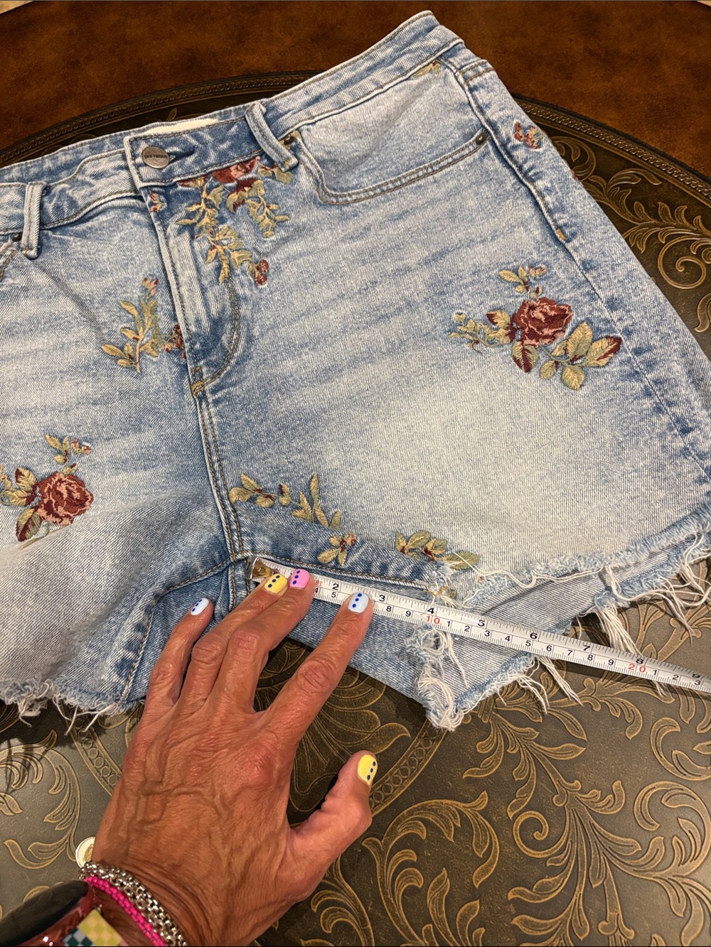 Driftwood Embroidered Denim Shorts - Size 30 - Picture 7 of 9